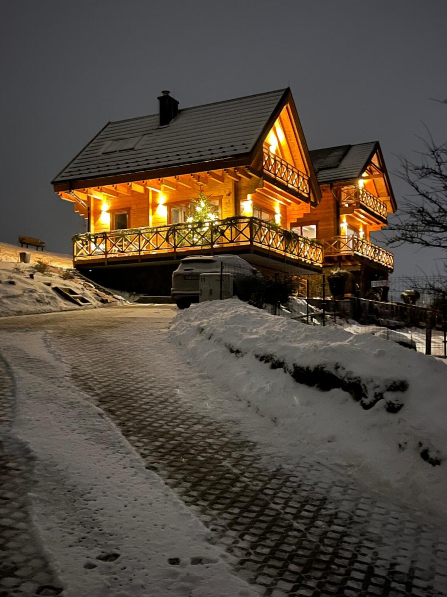 Houten Vakantiewoning "Reisnaarpolen" Royaal Ontbijt, Sauna En Hottub Czarna Góra Exterior foto