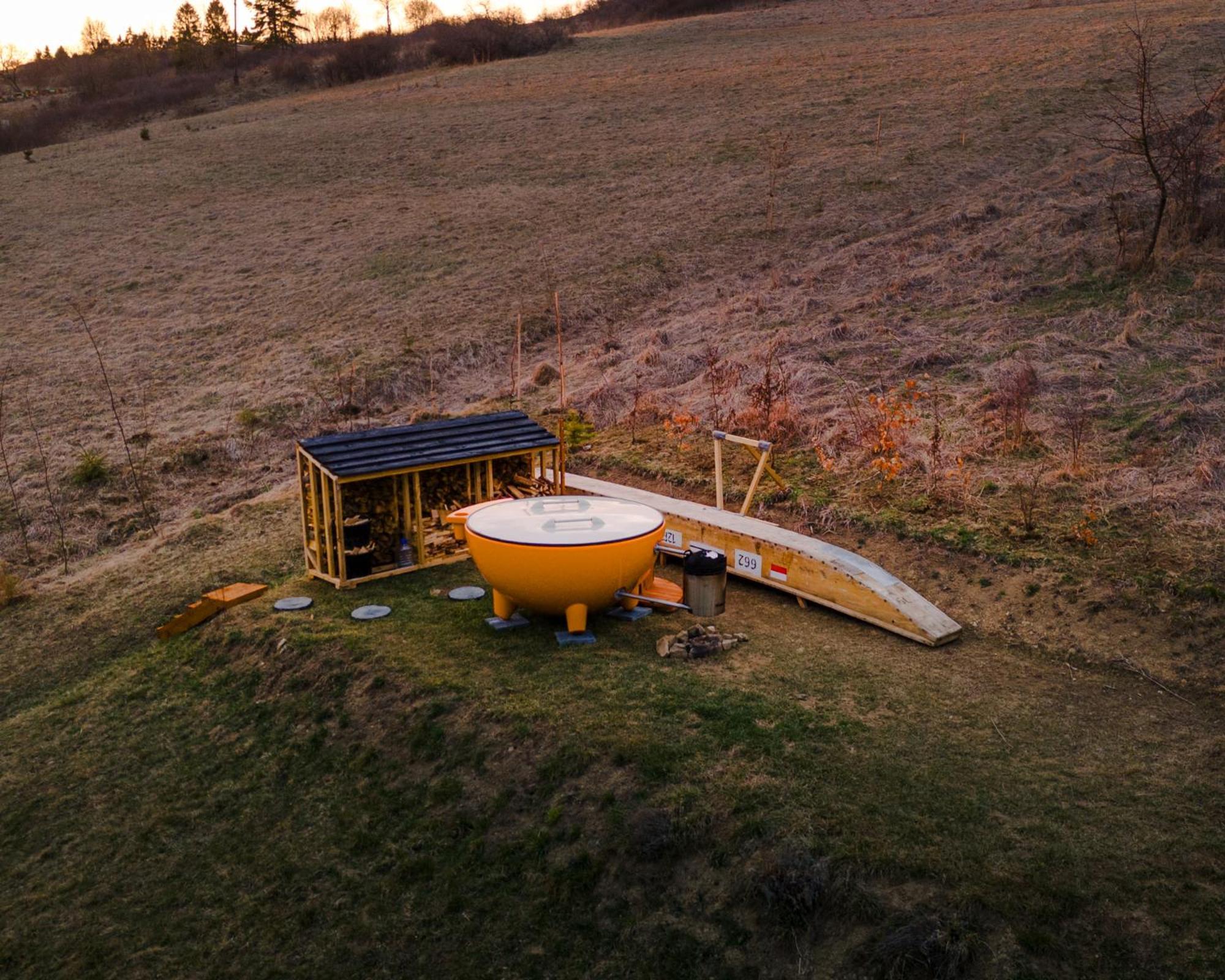 Houten Vakantiewoning "Reisnaarpolen" Royaal Ontbijt, Sauna En Hottub Czarna Góra Exterior foto